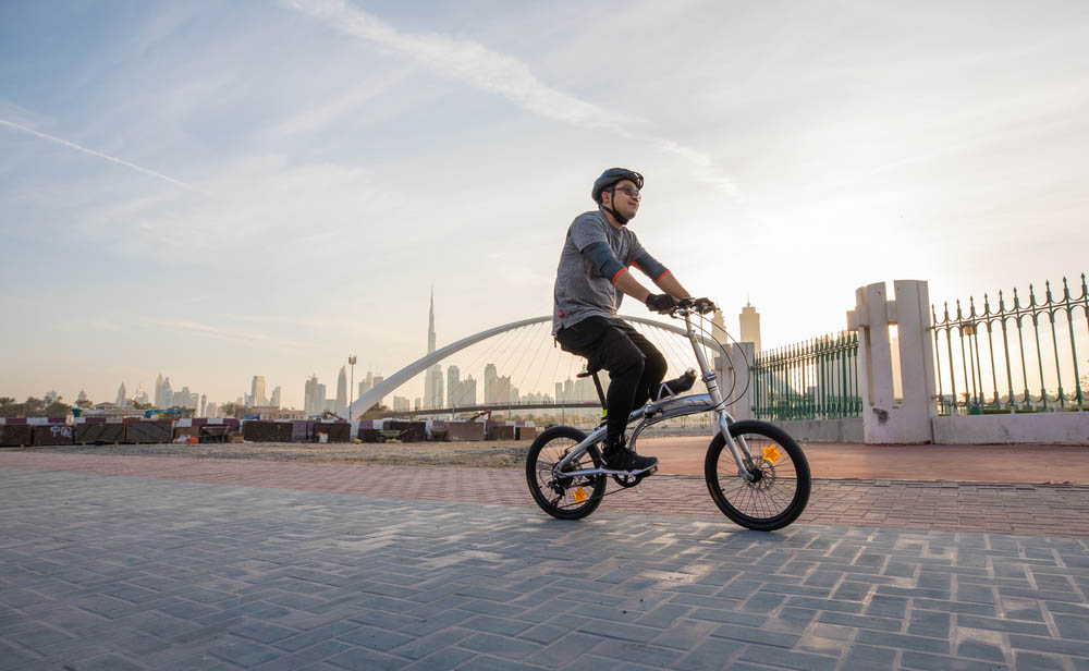 ركوب الدراجة بمواجهة الهواء